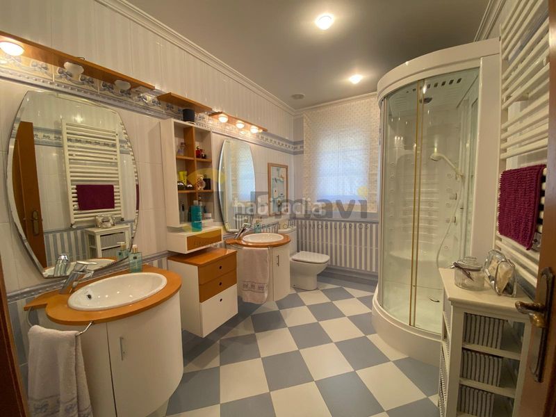 Foto 09be7f8f-a9cb-463c-9294-c4f9bac69657. Xalet amb xemeneia calefacció aparcament piscina a Borriol