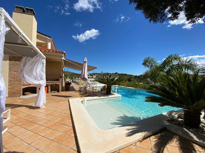 Foto 189f3587-1f7d-41c8-ab6b-cc25645d2295. Xalet amb xemeneia calefacció aparcament piscina a Borriol