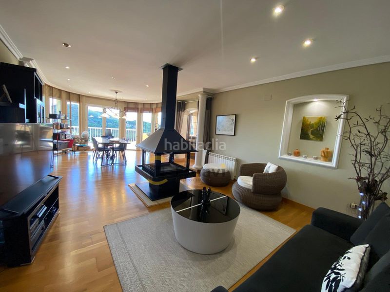 Foto 1e83e052-4a51-45b8-a013-48978051198f. Xalet amb xemeneia calefacció aparcament piscina a Borriol