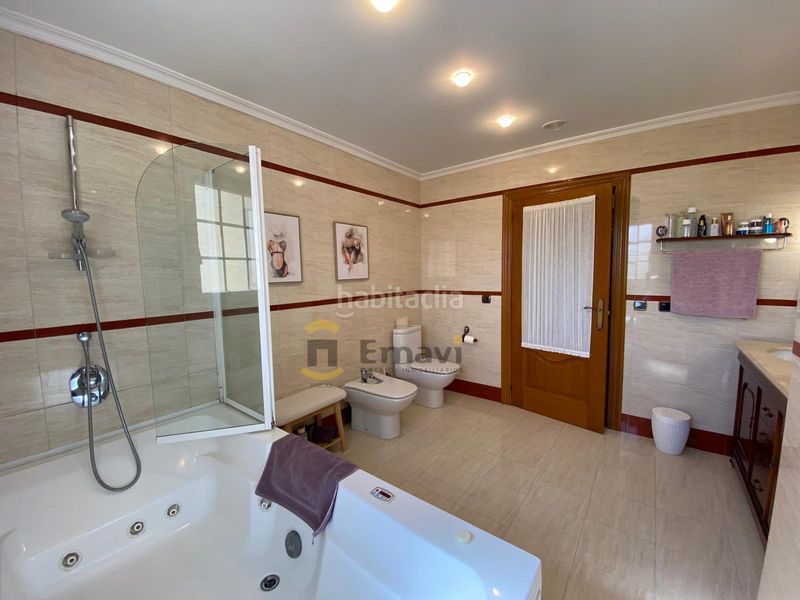 Foto 24cb94bf-6859-4493-b29e-ca8fd2e7b9e8. Xalet amb xemeneia calefacció aparcament piscina a Borriol