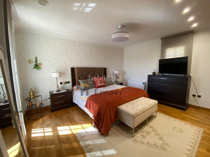 Foto 2c67c7cf-0578-4180-9e15-4acf93299ab5. Xalet amb xemeneia calefacció aparcament piscina a Borriol