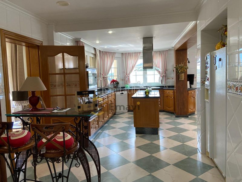 Foto 367919bb-26b8-4100-97f6-aa3e49bcc63f. Xalet amb xemeneia calefacció aparcament piscina a Borriol