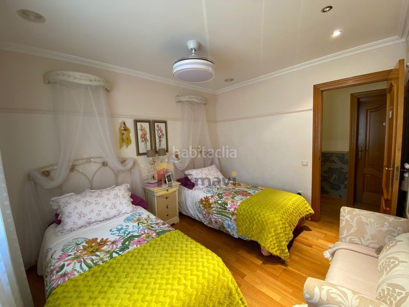 Foto 927ab07e-8318-4c81-8ad1-9f528dea4683. Xalet amb xemeneia calefacció aparcament piscina a Borriol