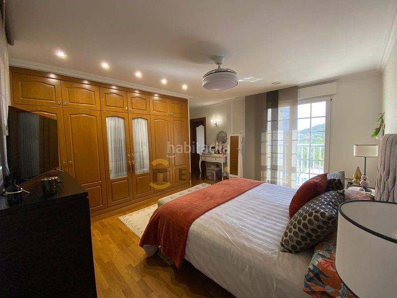 Foto d50b5cb5-beb5-48ec-bd25-8557225bc3e2. Xalet amb xemeneia calefacció aparcament piscina a Borriol