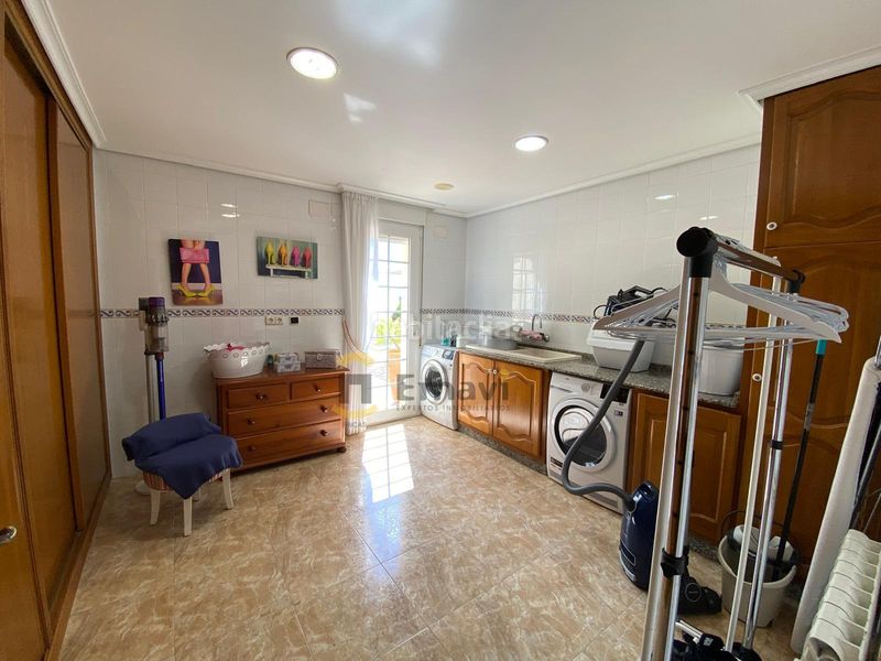 Foto ee3b6807-3c80-4ba4-bb2e-e0af87eb052a. Xalet amb xemeneia calefacció aparcament piscina a Borriol