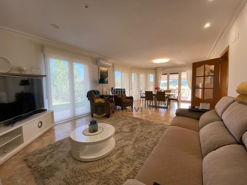 Foto ef28e996-292d-4d63-9946-c3acdfbca469. Xalet amb xemeneia calefacció aparcament piscina a Borriol