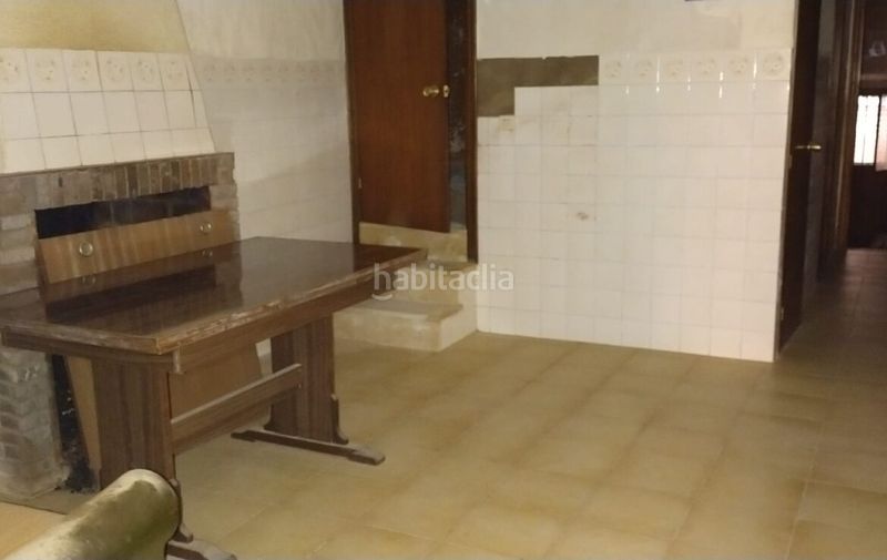 Foto d878869f-de99-4864-abe9-a7d026f102a2. Casa amb xemeneia a Alcora (l´)