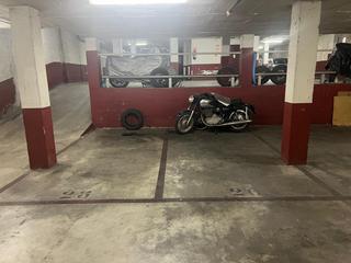 Aparcament cotxe a Carrer de monturiol 53. Dos plazas de parking