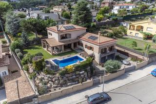 Chalet en Bigues i Riells. ¡bienvenido a tu nuevo hogar! esta espectacular casa independien
