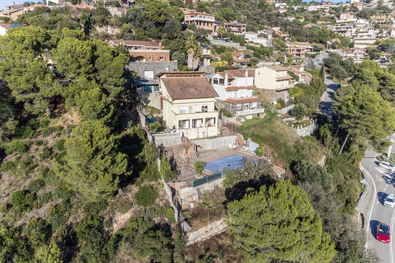 Foto e942e786-32ab-4807-bf99-2033260dd217. Haus mit kamin heizung parking pool in Sant Fost de Campsentelles