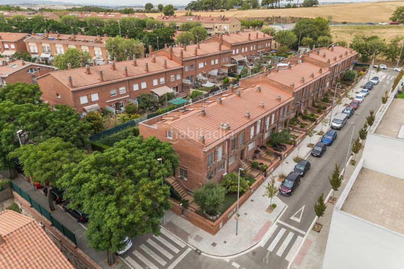Foto e0fac936-61db-4cbc-b232-aa00bb106f2d. Casa adossada amb calefacció aparcament a Santa Rosa Mollet del Vallès