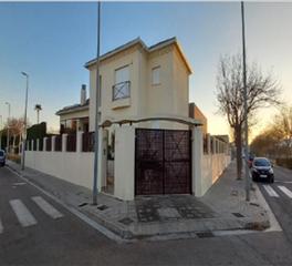 Chalet en Carrer de rupert chapí 3. Chalet independiente en calle rupert chapí 3
