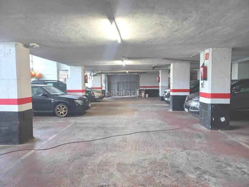 Foto ca54d92d-bcec-4b89-a685-4eaeef19fa23. Parking voiture dans La Peña Bilbao