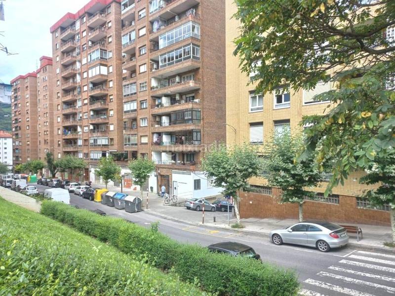 Foto dbba4b6c-ef2b-4ad9-b323-96b2375dca72. Parking voiture dans La Peña Bilbao