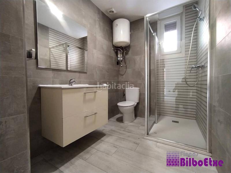 Foto b7ed0f31-1c51-4c19-a2d2-f47e659ec364. Piso  en venta en ibaizabalabusu48003 en La Peña Bilbao