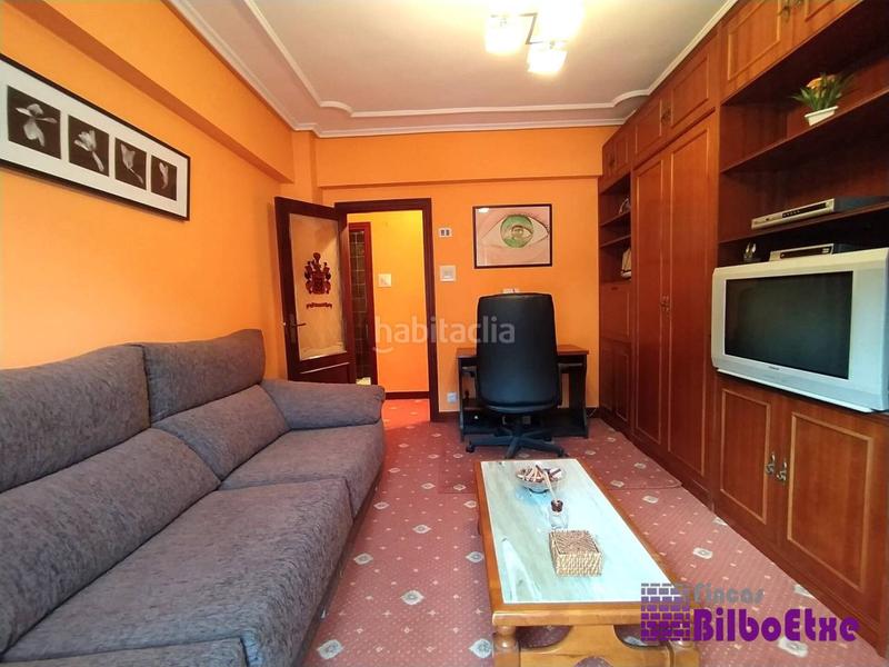 Foto 7b9a9f62-484a-4afb-9f0c-e7952bf0ed3f. Pis amb calefacció aparcament a La Peña Bilbao