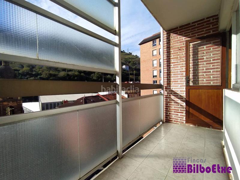 Foto d27be13c-ada3-44ee-a71d-383d5d393c8e. Pis amb calefacció aparcament a La Peña Bilbao