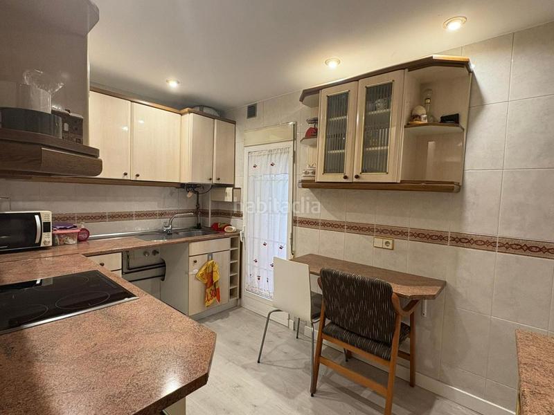 Foto 32f05b6c-6d6a-44c3-b240-592e90d57129. Planta baixa amb calefacció a Las Delicias Zaragoza