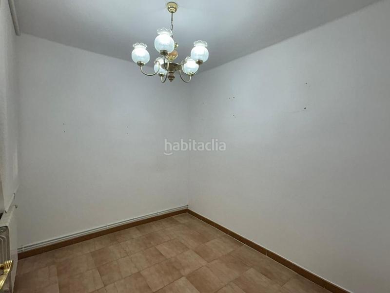 Foto 6acab69e-78a7-4281-b814-dedf8c4d3234. Planta baixa amb calefacció a Las Delicias Zaragoza