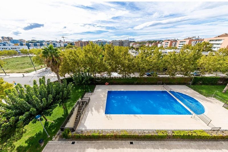 Foto 87d680b1-be49-4bec-889c-12eae0654881. Àtic amb calefacció aparcament piscina a Miralbueno Zaragoza