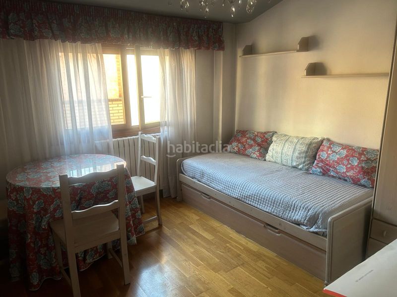 Foto ef94e0e1-0803-4165-a525-f210df951809. Alquiler piso en Paseo Sagasta Zaragoza
