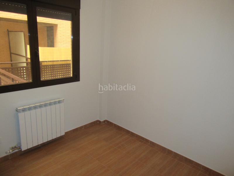 Foto 9e706fad-45bb-4e76-b0f7-08f41cab05f1. Lloguer pis amb calefacció aparcament piscina a Miralbueno Zaragoza