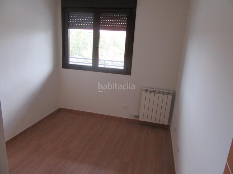 Foto cb70fb0d-8316-4dba-9bbe-a816895bf483. Lloguer pis amb calefacció aparcament piscina a Miralbueno Zaragoza