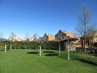 Location Maison jumelée  Calle de melchor gaspar de jovellanos. Montecanal espectacular chalet amueblado