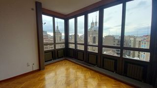Lloguer Pis  Plaza de miguel salamero. Piso alto standing en el centro de la ciudad