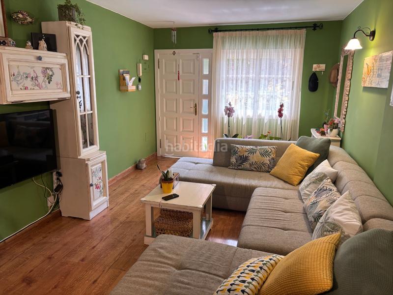 Foto 6a9fcdc3-12e3-4fa1-950c-6dc8f65cc5eb. Semi detached house with parking in La Laguna San Cristóbal de La Laguna