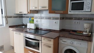 Rent Flat in Avenida pedro san martín 22. Piso para estudiantes de 3 habitaciones todo incluido