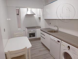 Location Appartement  Calle fernando vi. Piso reformado en zona calle alta con 2 habitaciones