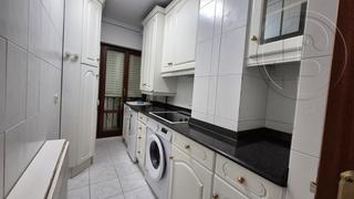 Alquiler Piso  Calle cardenal cisneros. Piso cerca del ayuntamiento con 2 habitaciones