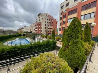 Lloguer Pis a Calle castor agra garcía 8. Bajo con terraza, piscina y garaje en zona inmejorable