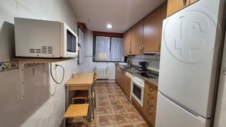 Lloguer Pis  Avenida de cantabria 50. Bonito piso en alquiler en avda. cantabria – urbanización con pi