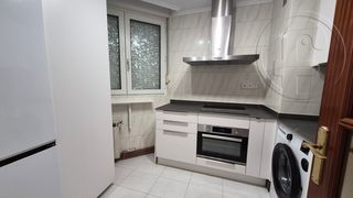 Rent Flat  Calle castilla. Piso en alquiler junto a las estaciones vacio