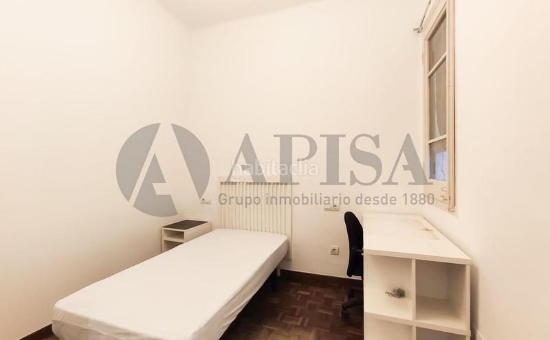 Foto af9f02ae-d170-49d0-a86e-50ec7c88cc95. Alquiler piso  de 4 habitaciones todo reformado ideal para compartir en Barcelona