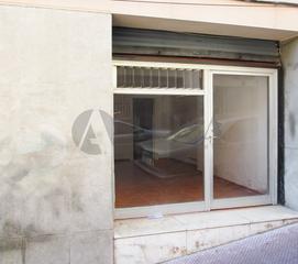 Lloguer Local Comercial  Carrer buenos aires. Local en alquiler en santo cristo badalona muy cercano a zona co