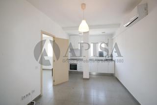 Location Appartement  Avenida gran via de l'hospitalet. Piso exterior de 1 habitación  al lado de ciudad judicial