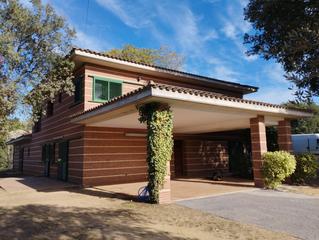 Chalet  Calle urgell, de l'. Fantástico chalet a 4 vientos en vilanova del valles con piscina