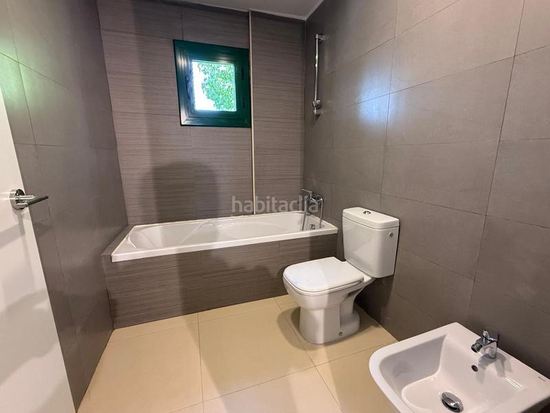 Foto cde0b4a2-288a-4c4b-8393-38b38b541897. Lloguer xalet amb aparcament piscina a Vilanova del Vallès