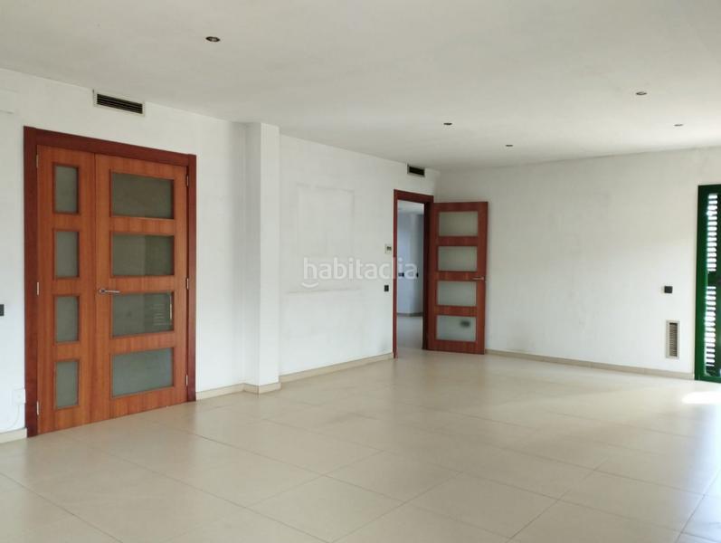 Foto 0af5143c-58d3-414f-bf3c-baba24af56bd. Location chalet avec parking piscine dans Vilanova del Vallès