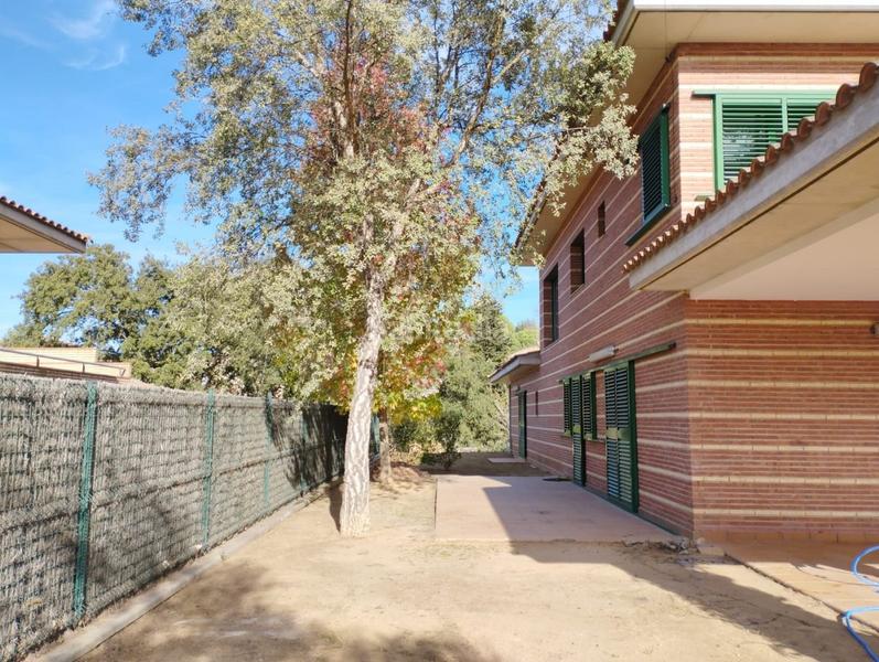 Foto 6d960b59-243d-45d6-a10c-119b5b9e628f. Location chalet avec parking piscine dans Vilanova del Vallès