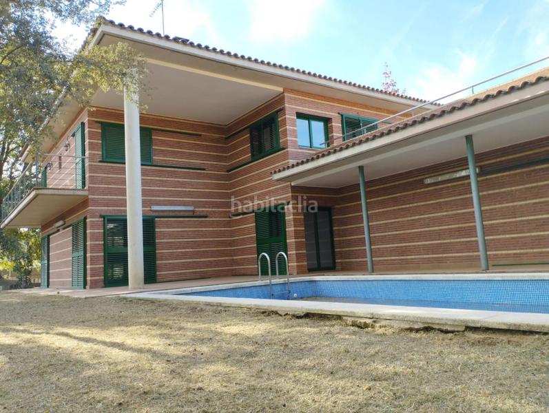 Foto a879c03c-87c6-41c5-b857-d60c00a3e869. Location chalet avec parking piscine dans Vilanova del Vallès