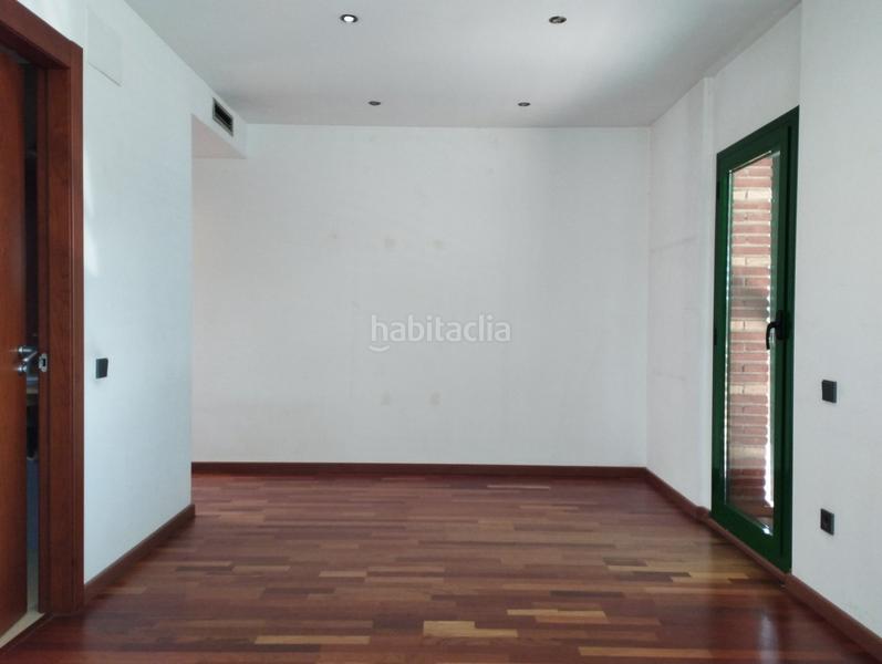 Foto abf4ba67-e62f-4110-92c7-6dbe460bc1e7. Location chalet avec parking piscine dans Vilanova del Vallès