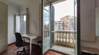 Location Appartement  Corts catalanes. Piso de 4 habitaciones todo reformado ideal para compartir