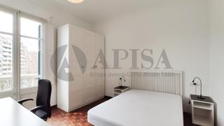Location Appartement  Corts catalanes. Piso de 4 habitaciones todo reformado ideal para compartir