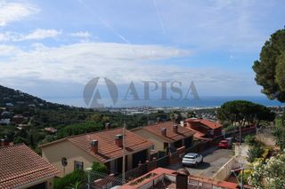 Rent Chalet  Cinto verdaguer. Gran casa en la llobatera a cabrils de 470m2