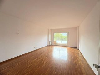 Pis  Calle cardenal reig. Espectacular piso al lado del spotify camp nou, club de polo y u