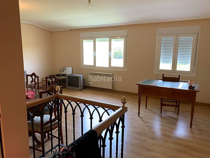 Foto a23b86fe-ef1c-4106-8093-97b96f079a58. Casa amb calefacció aparcament a Avenida Madrid Logroño